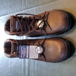 Women's Sketchers relaxed fit boots size 7.5 US